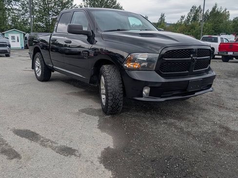 Used 2019 RAM 1500 Express w/ Wheel & Sound Group AWD/4WD image 3
