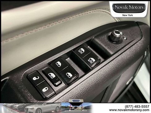 Used 2023 Jeep Compass Limited w/ Elite Group AWD/4WD image 19