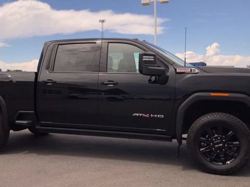 Used 2025 GMC Sierra 3500 AT4 w/ AT4 Premium Plus Package AWD/4WD image 3