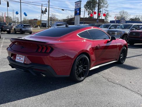 Used 2024 Ford Mustang Coupe image 4