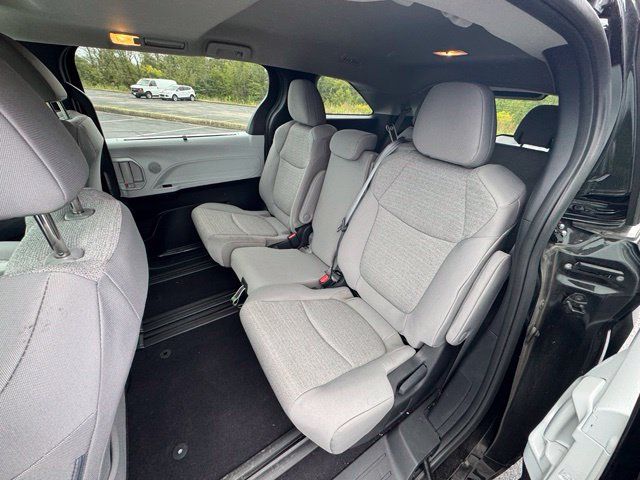 Certified 2025 Toyota Sienna LE w/ LE Plus Package AWD/4WD image 17