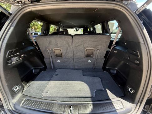 Used 2023 Jeep Grand Cherokee L Laredo RWD image 24