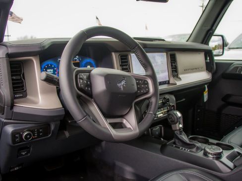 New 2025 Ford Bronco Outer Banks image 31