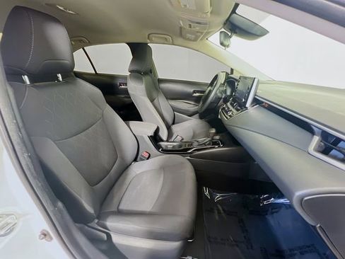 Used 2021 Toyota Corolla LE image 26