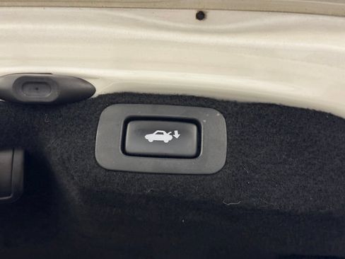 Used 2013 Lexus LS 460 AWD w/ Comfort Pkg image 28