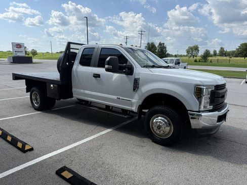 Used 2018 Ford F350 XL w/ Power Equipment Group AWD/4WD image 3