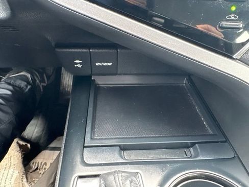 Used 2018 Toyota Camry SE FWD image 17