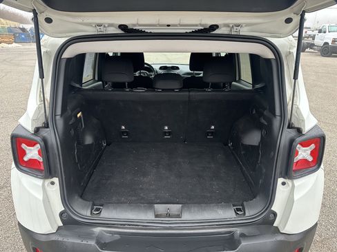 Used 2021 Jeep Renegade Latitude image 9