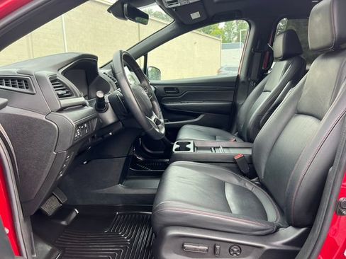Used 2023 Honda Odyssey Sport image 4