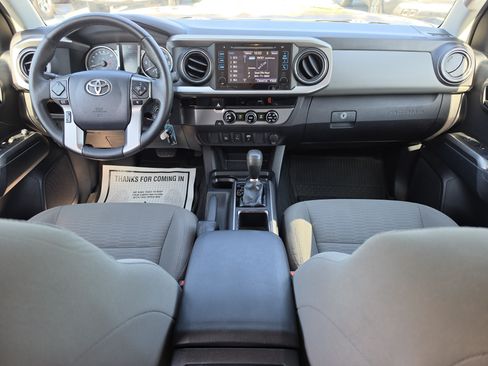 Used 2017 Toyota Tacoma SR5 w/ Tow Package RWD image 19