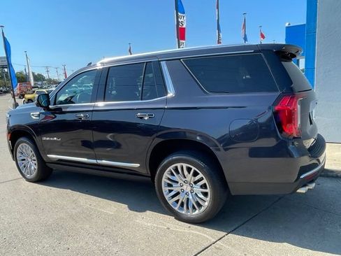 Used 2024 GMC Yukon Denali w/ Advanced Technology Package AWD/4WD image 4
