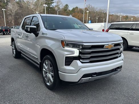 Used 2024 Chevrolet Silverado 1500 High Country w/ Technology Package image 7