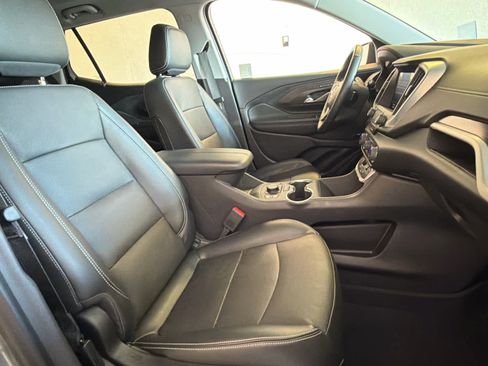 Used 2023 GMC Terrain SLT w/ Tech Package FWD image 28