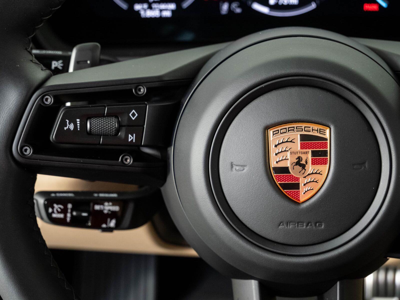 Certified 2026 Porsche Cayenne GTS AWD/4WD image 10