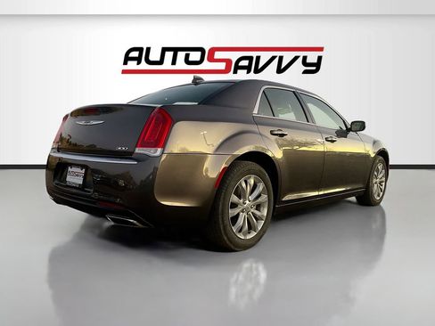 Used 2021 Chrysler 300 Touring L AWD/4WD image 7