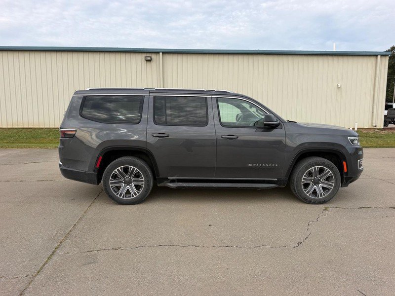 Used 2024 Jeep Wagoneer Series II AWD/4WD image 2