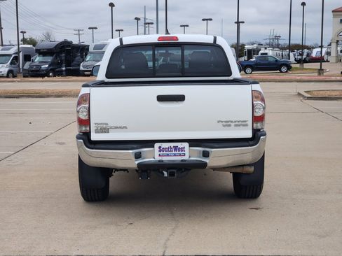 Used 2015 Toyota Tacoma PreRunner image 8