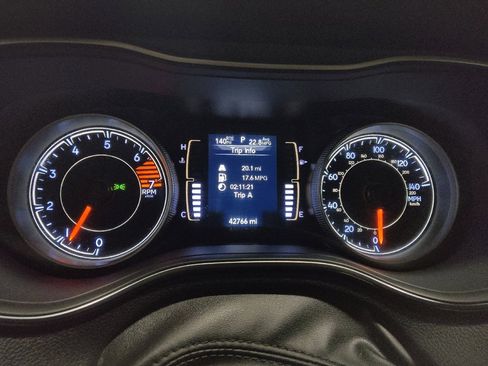 Used 2020 Jeep Cherokee Latitude image 23