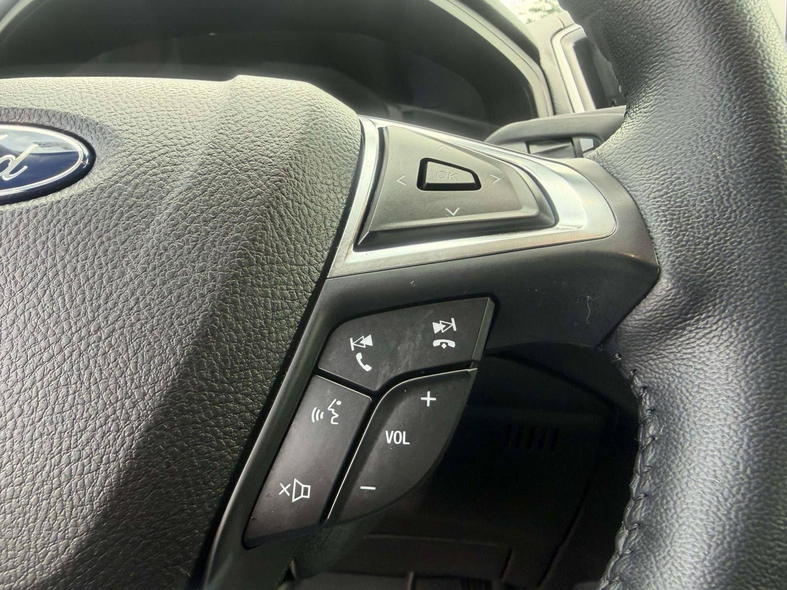 Used 2023 Ford Edge SEL w/ Sport Appearance Package AWD/4WD image 10