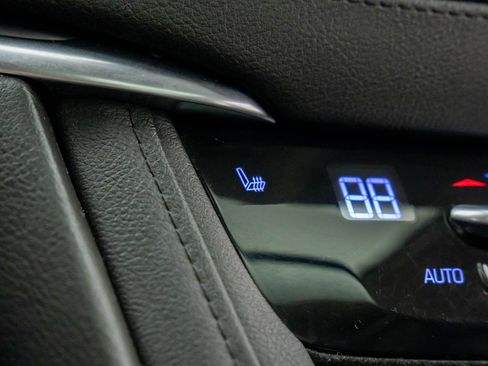 Used 2018 Cadillac XT5 Luxury image 27