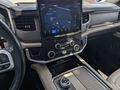 Used 2024 Ford Expedition Max Limited RWD image 11