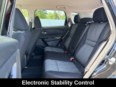 Used 2026 Nissan Rogue SV FWD image 32