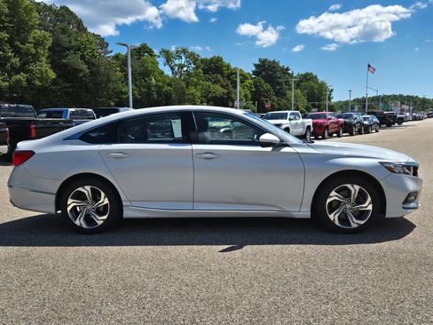 Used 2019 Honda Accord EX-L image 7