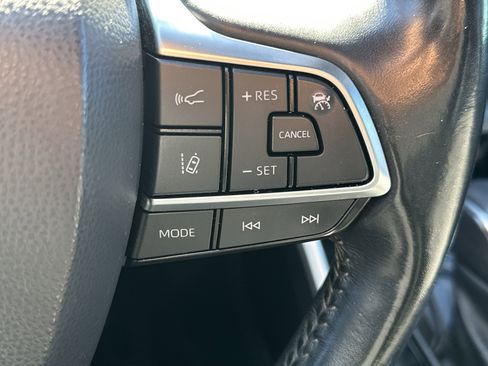 Used 2021 Toyota Highlander XSE image 27