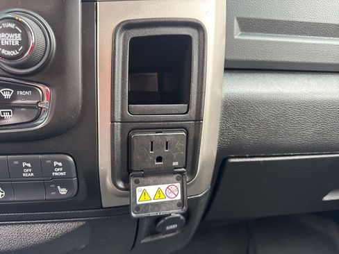 Used 2018 RAM 2500 Big Horn image 28