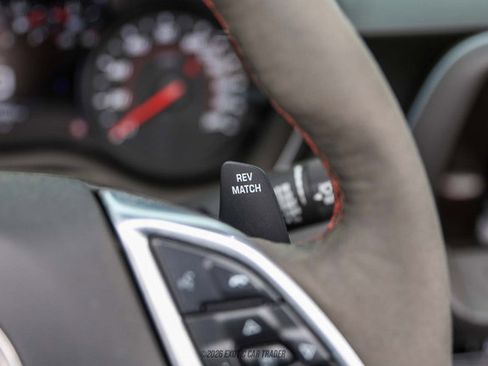 Used 2019 Chevrolet Camaro ZL1 RWD image 42