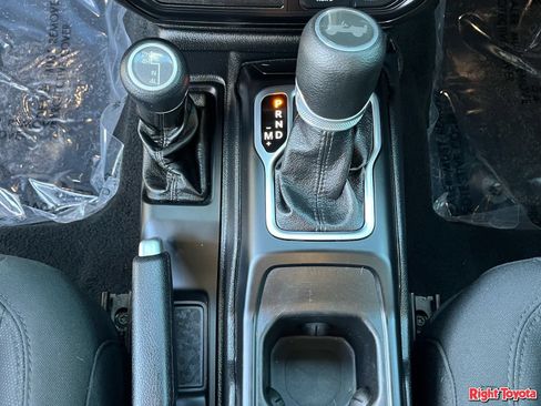 Used 2020 Jeep Wrangler Unlimited Sport AWD/4WD image 31