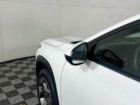 Used 2025 Chevrolet Trax LT image 16