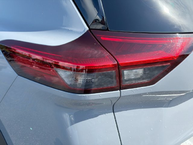 Used 2021 Nissan Rogue Platinum FWD image 10