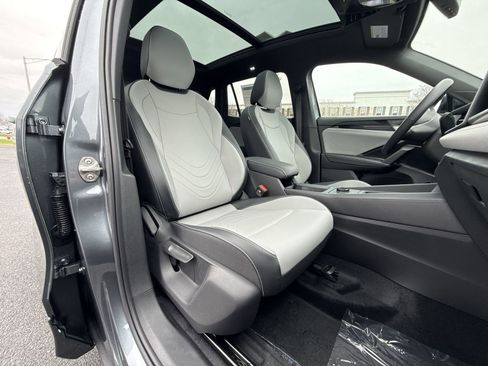 New 2026 Volkswagen Tiguan SE R-Line AWD/4WD image 25