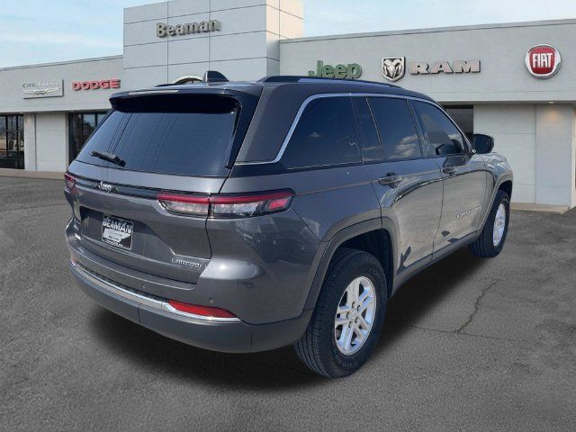 Used 2023 Jeep Grand Cherokee Laredo AWD/4WD image 3