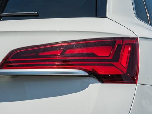 Used 2023 Audi Q5 2.0T Premium Plus w/ Premium Plus Package AWD/4WD image 8