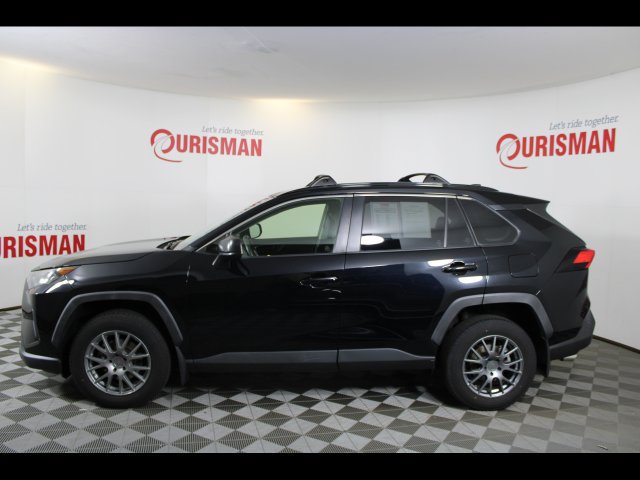 Used 2019 Toyota RAV4 LE FWD image 4