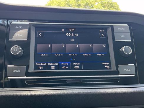 Used 2023 Volkswagen Jetta SE FWD image 37