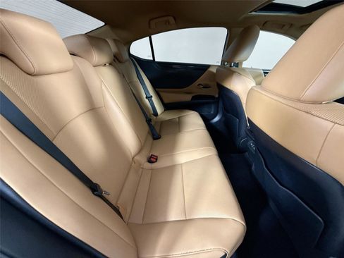 Used 2023 Lexus ES 350 image 59