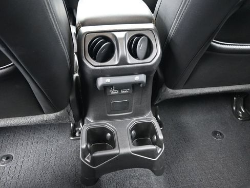 Used 2022 Jeep Gladiator Overland image 37