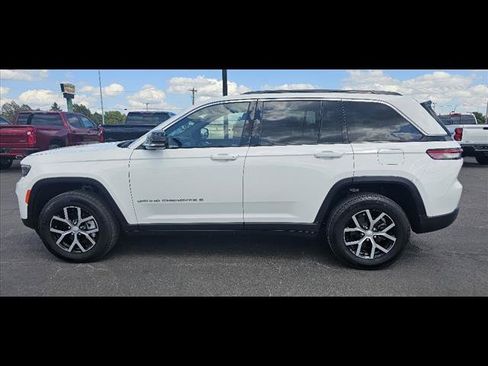 Used 2024 Jeep Grand Cherokee Limited image 6