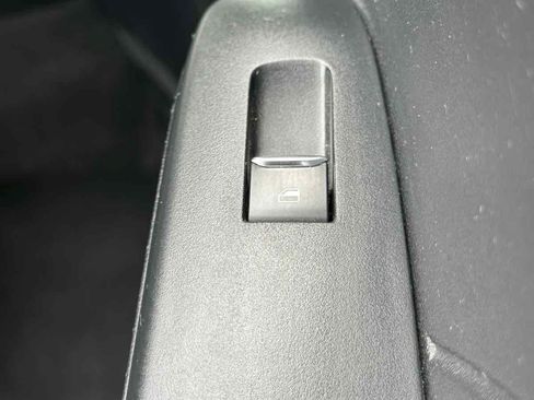 Used 2023 Ford Escape Platinum AWD/4WD image 35