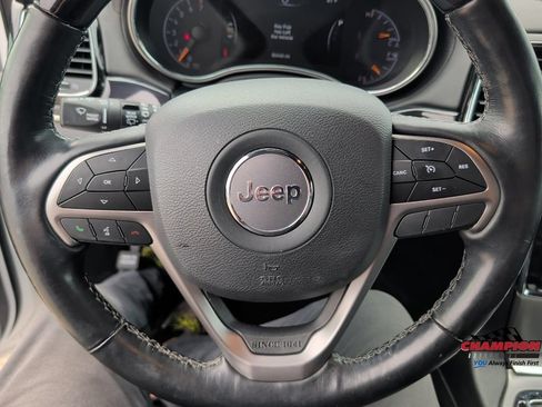 Used 2020 Jeep Grand Cherokee Overland AWD/4WD image 19