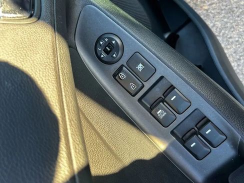 Used 2015 Kia Forte LX w/ Popular Package image 21