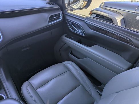 Used 2021 Chevrolet Suburban Z71 image 21