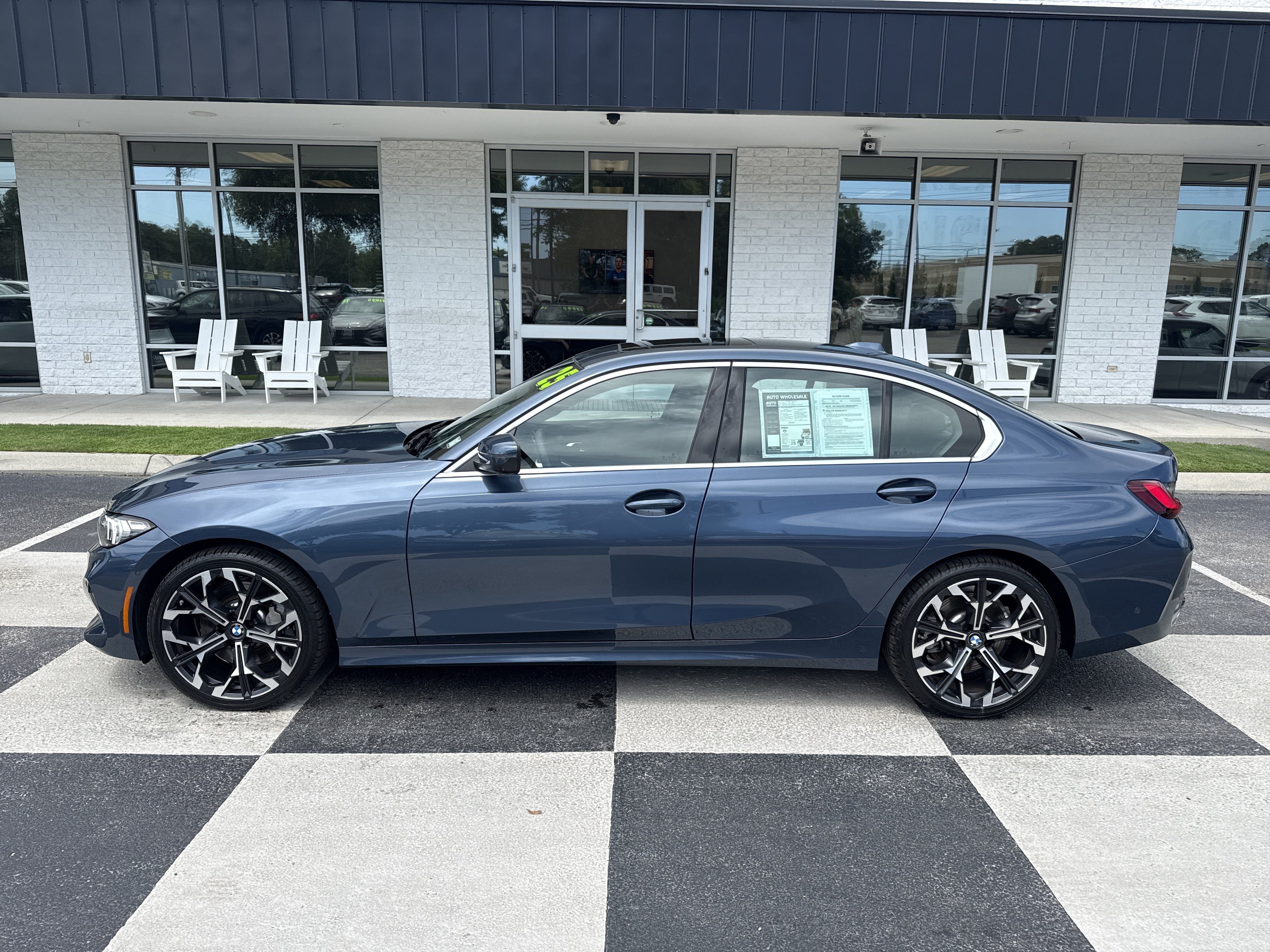 Used 2025 BMW 330i Sedan RWD image 1