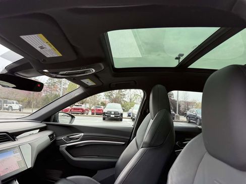 Used 2023 Audi e-tron S Prestige w/ Prestige Package image 20