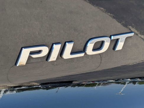 Certified 2017 Honda Pilot Touring image 11