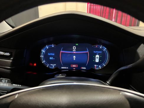 Used 2018 Cadillac Escalade Luxury RWD image 35