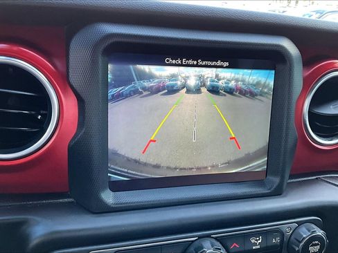 Used 2019 Jeep Wrangler Unlimited Rubicon w/ Uconnect 4C Nav & Sound Group image 14